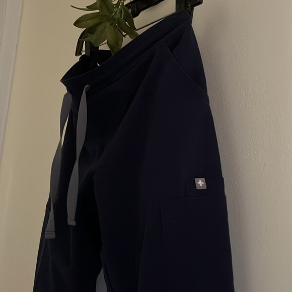 FIGS Yola scrub pants - Navy Blue -XS - Picture 9 of 11